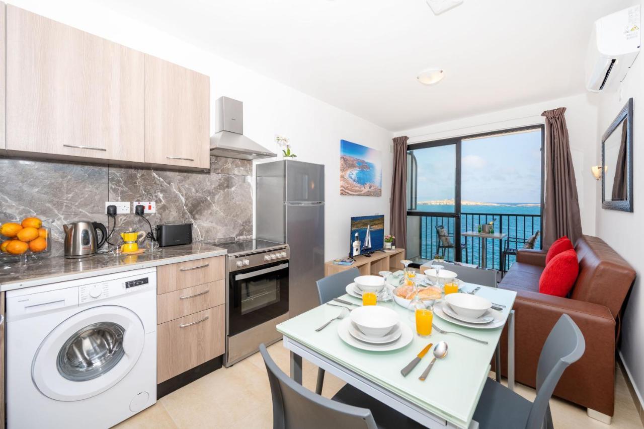 Islet Promenade Seafront 1 Bedroom Apartment With Sea View Balcony By Getawaysmalta セント・ポールズ・ベイ エクステリア 写真